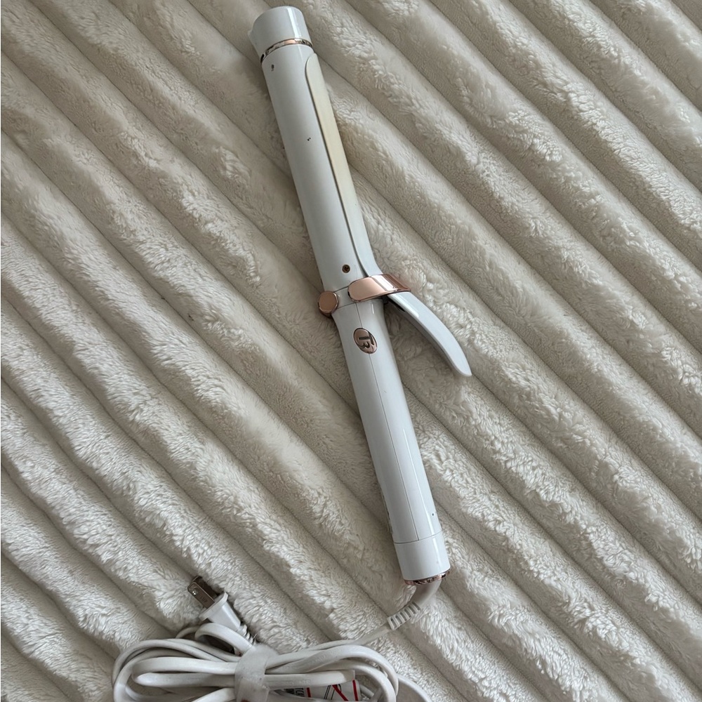 T3 SinglePass Curl X 1.5" Ceramic Extra-Long Curling Iron White and Rose Gold